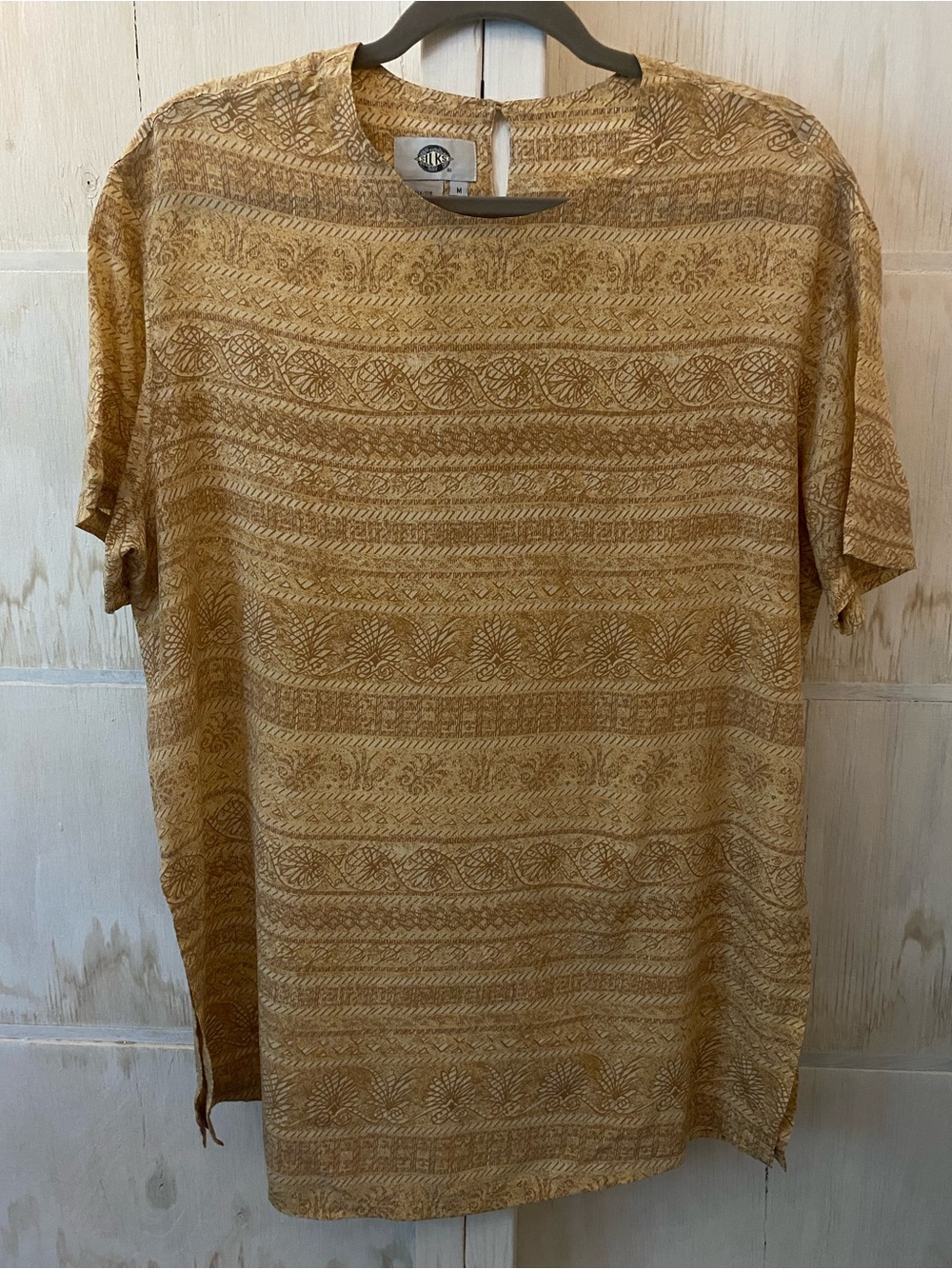 Women’s Medium Silk Short Sleeve Patterned Tunic Blouse in Beige Neutral